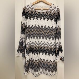 Tacera Long Sleeve Chevron Knit Dress in Black, White & Brown